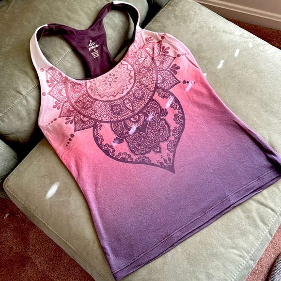 PrAna Yoga top Medium - Picture 1 of 4